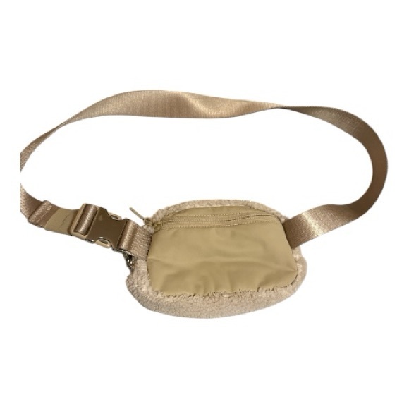 Lululemon Everywhere Fleece Belt Bag - Picture 7 of 7